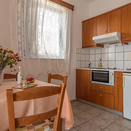 Roula Apartment *